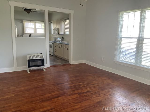301 E Elm Avenue, Eufaula, OK 74432