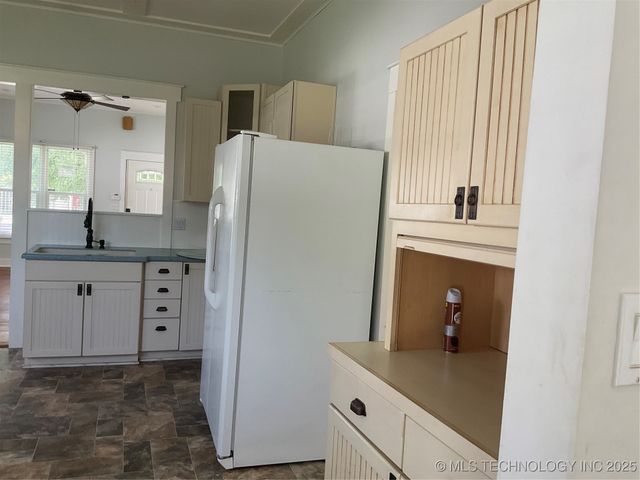 301 E Elm Avenue, Eufaula, OK 74432