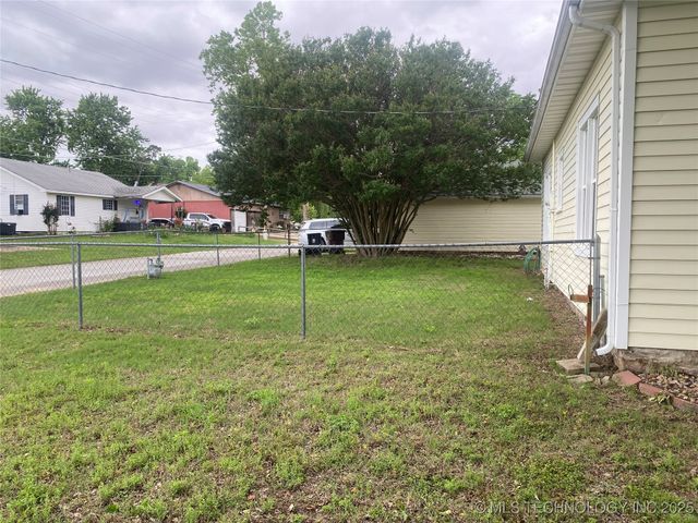 301 E Elm Avenue, Eufaula, OK 74432