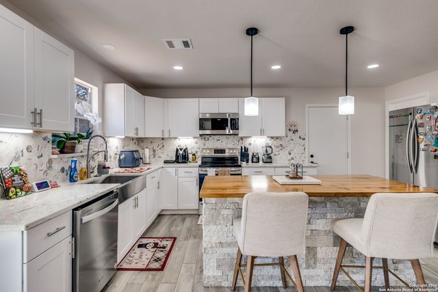 432 Rebecca Springs Rd, Spring Branch, TX 78070