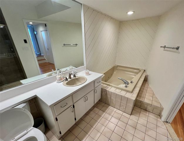 2 Biarritz Street, Long Beach, NY 11561