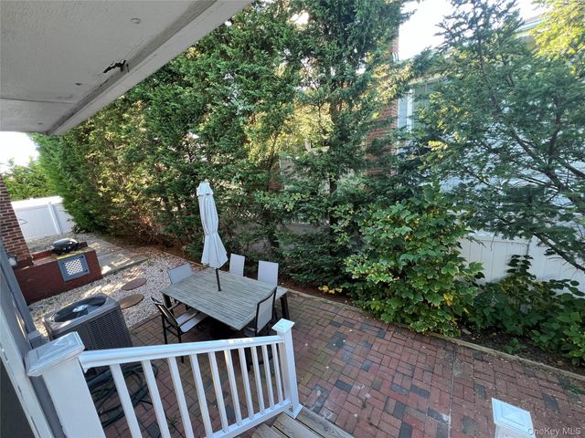 2 Biarritz Street, Long Beach, NY 11561