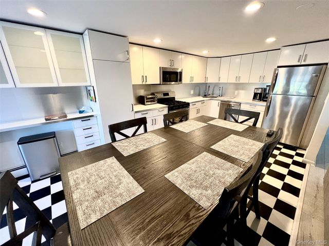 2 Biarritz Street, Long Beach, NY 11561