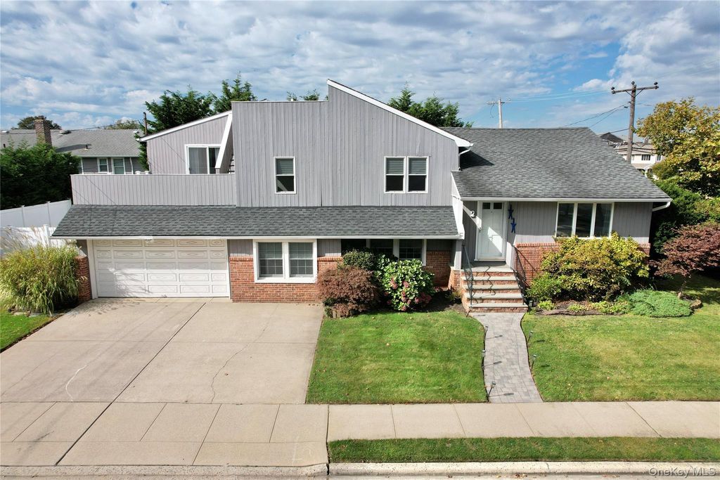 2 Biarritz Street, Long Beach, NY 11561