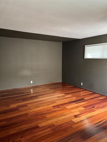 11519 Riverview Drive, Houston, TX 77077