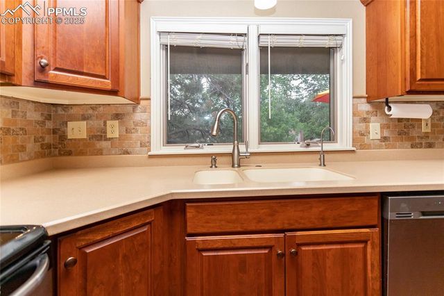 3921 S Carefree Circle, Colorado Springs, CO 80917