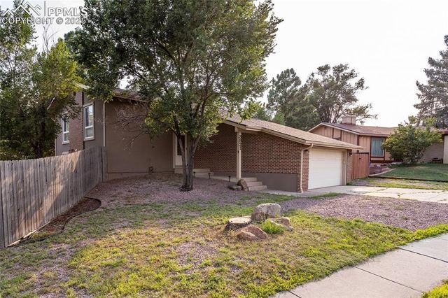 3921 S Carefree Circle, Colorado Springs, CO 80917