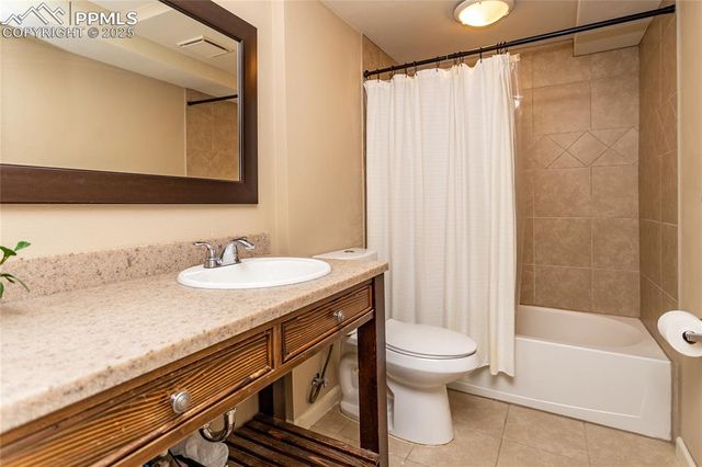 3921 S Carefree Circle, Colorado Springs, CO 80917