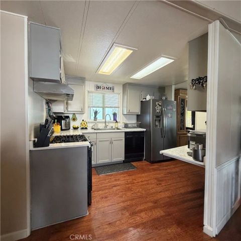 19850 E Arrow Hwy, Covina, CA 91724