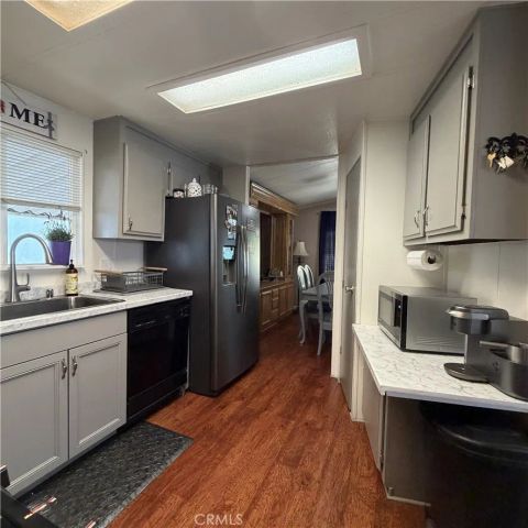 19850 E Arrow Hwy, Covina, CA 91724