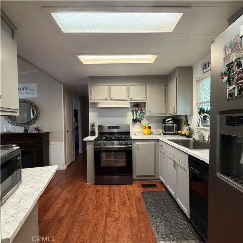 19850 E Arrow Hwy, Covina, CA 91724
