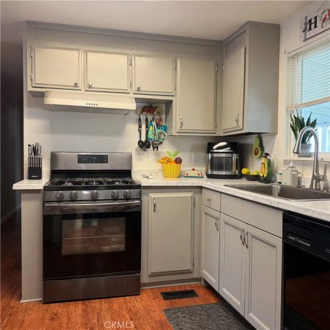 19850 E Arrow Hwy, Covina, CA 91724