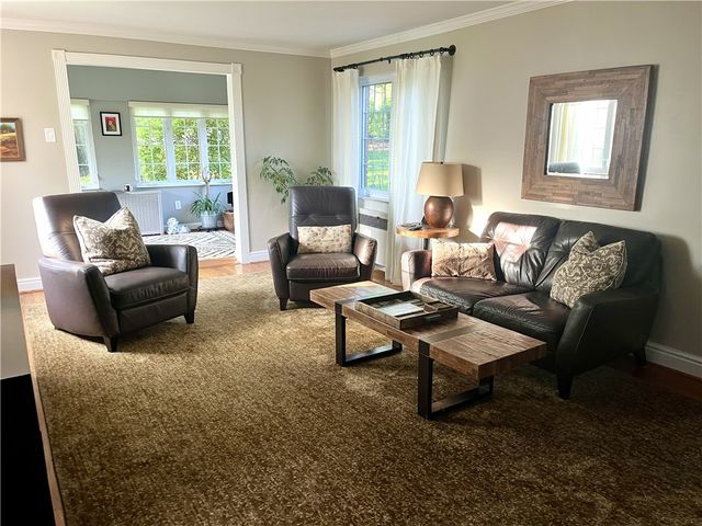 1007 Jefferson Heights Rd, Penn Hills, PA 15235