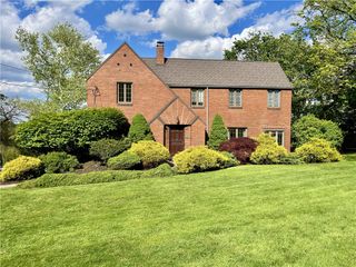 1007 Jefferson Heights Rd, Penn Hills, PA 15235