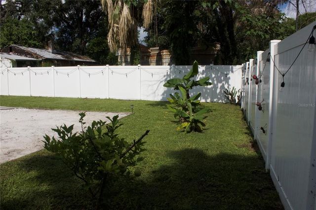 316 E HYDRANGIA STREET, Tampa, FL 33612