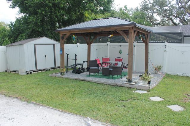 316 E HYDRANGIA STREET, Tampa, FL 33612