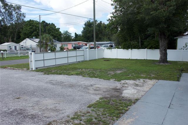 316 E HYDRANGIA STREET, Tampa, FL 33612