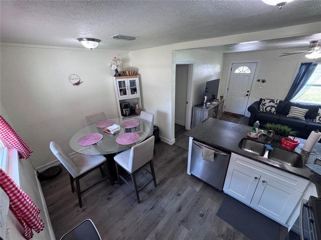 316 E HYDRANGIA STREET, Tampa, FL 33612