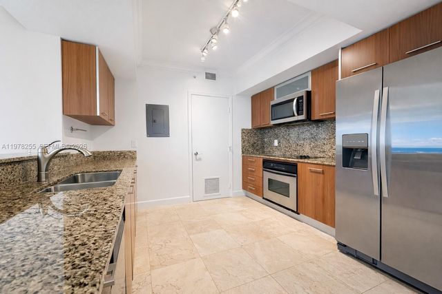 9066 SW 73rd Ct 1710, Miami, FL 33156