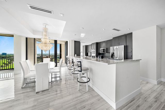 2427 Presidential Way Ph3, West Palm Beach, FL 33401