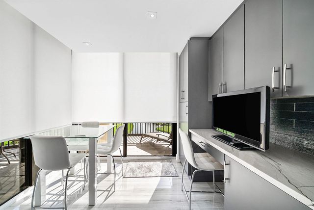 2427 Presidential Way Ph3, West Palm Beach, FL 33401