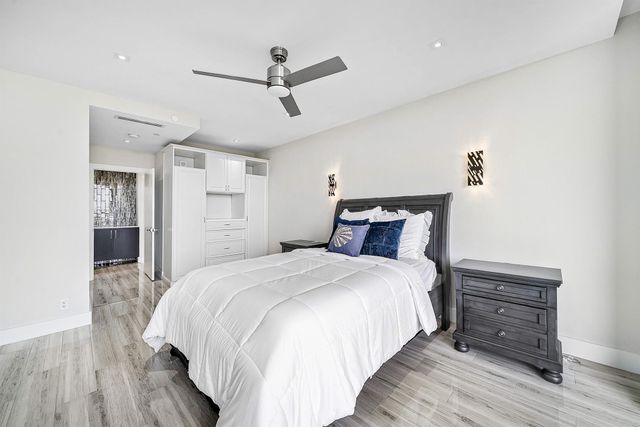 2427 Presidential Way Ph3, West Palm Beach, FL 33401