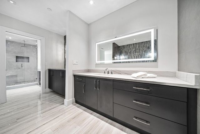 2427 Presidential Way Ph3, West Palm Beach, FL 33401