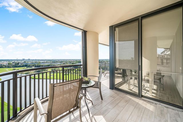 2427 Presidential Way Ph3, West Palm Beach, FL 33401