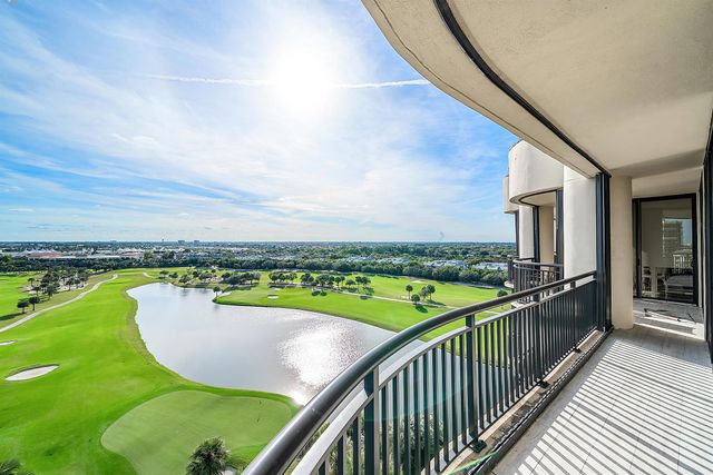 2427 Presidential Way Ph3, West Palm Beach, FL 33401