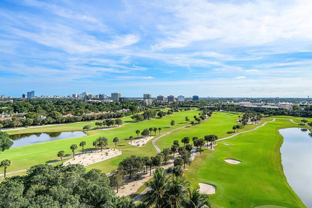 2427 Presidential Way Ph3, West Palm Beach, FL 33401