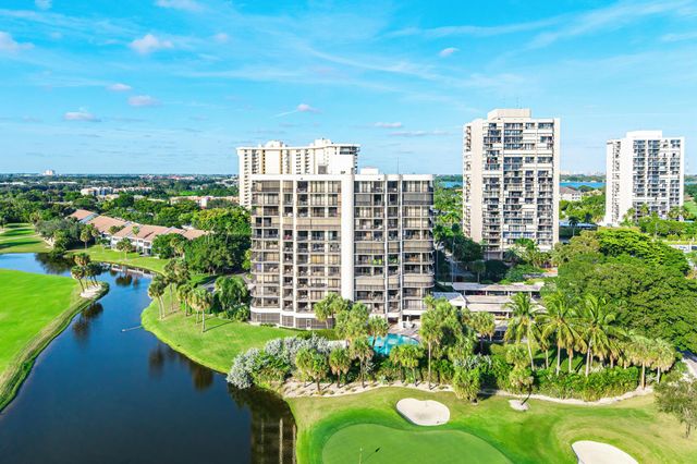 2427 Presidential Way Ph3, West Palm Beach, FL 33401