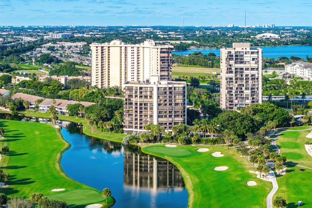 2427 Presidential Way Ph3, West Palm Beach, FL 33401