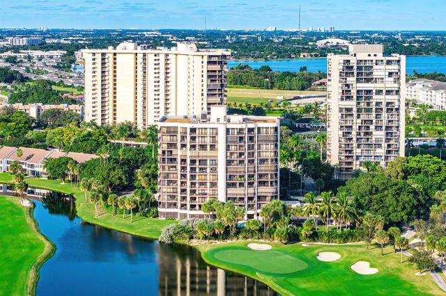 2427 Presidential Way Ph3, West Palm Beach, FL 33401