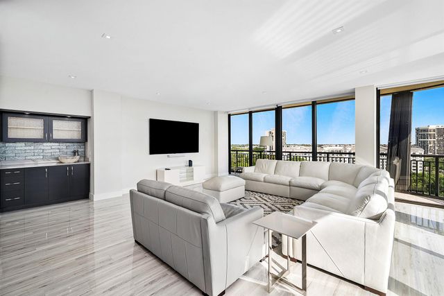 2427 Presidential Way Ph3, West Palm Beach, FL 33401