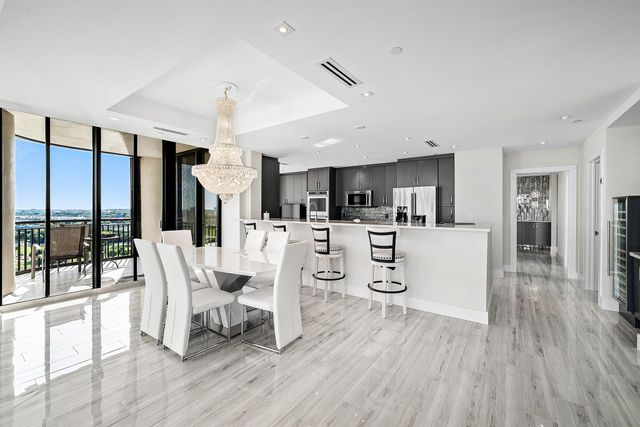 2427 Presidential Way Ph3, West Palm Beach, FL 33401