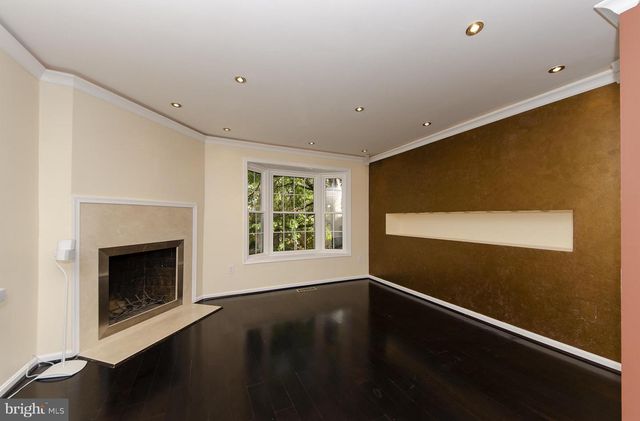 734-N N VERMONT ST N, Arlington, VA 22203