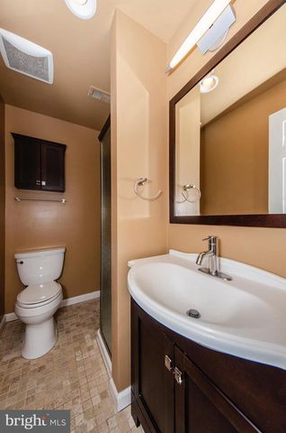 734-N N VERMONT ST N, Arlington, VA 22203
