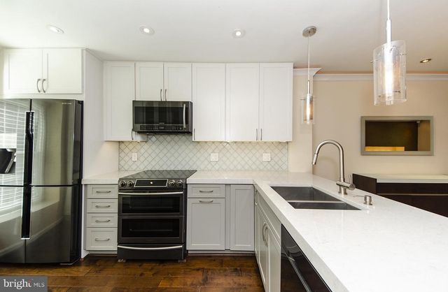 734-N N VERMONT ST N, Arlington, VA 22203