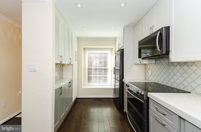 734-N N VERMONT ST N, Arlington, VA 22203