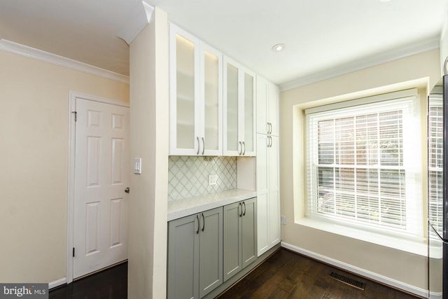 734-N N VERMONT ST N, Arlington, VA 22203