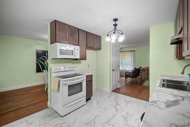 3310 Lynch Road, Pacific, MO 63069