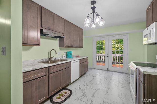 3310 Lynch Road, Pacific, MO 63069