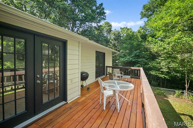3310 Lynch Road, Pacific, MO 63069