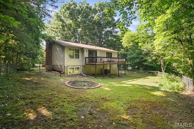 3310 Lynch Road, Pacific, MO 63069