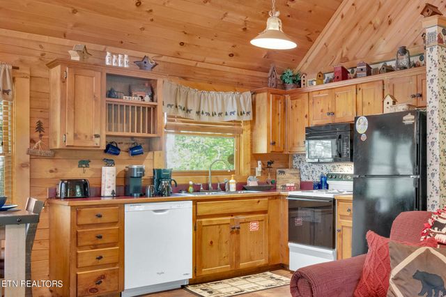2349 Courtney Lane, Sevierville, TN 37876