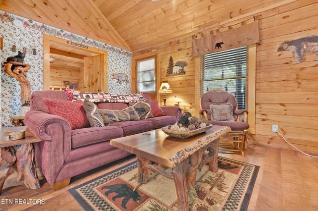 2349 Courtney Lane, Sevierville, TN 37876