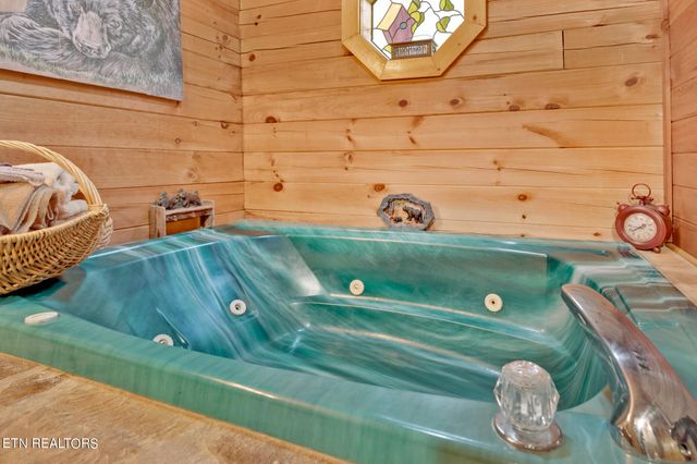 2349 Courtney Lane, Sevierville, TN 37876