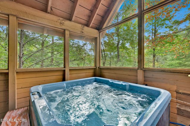 2349 Courtney Lane, Sevierville, TN 37876