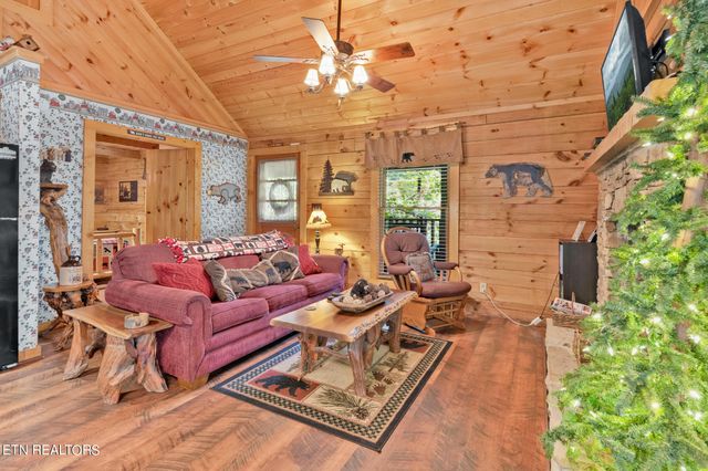 2349 Courtney Lane, Sevierville, TN 37876