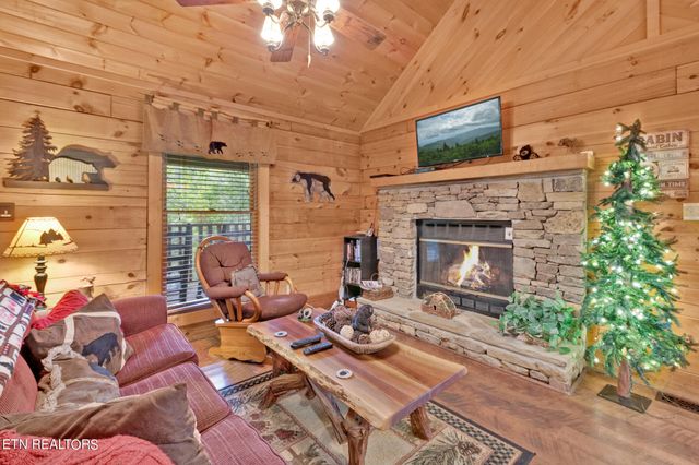 2349 Courtney Lane, Sevierville, TN 37876